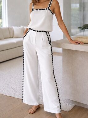 Elegant White Wide-Leg Pants with Black Trim size  XS